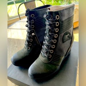 Sorel Lexie Wedge Boots Black 8.5 NWT